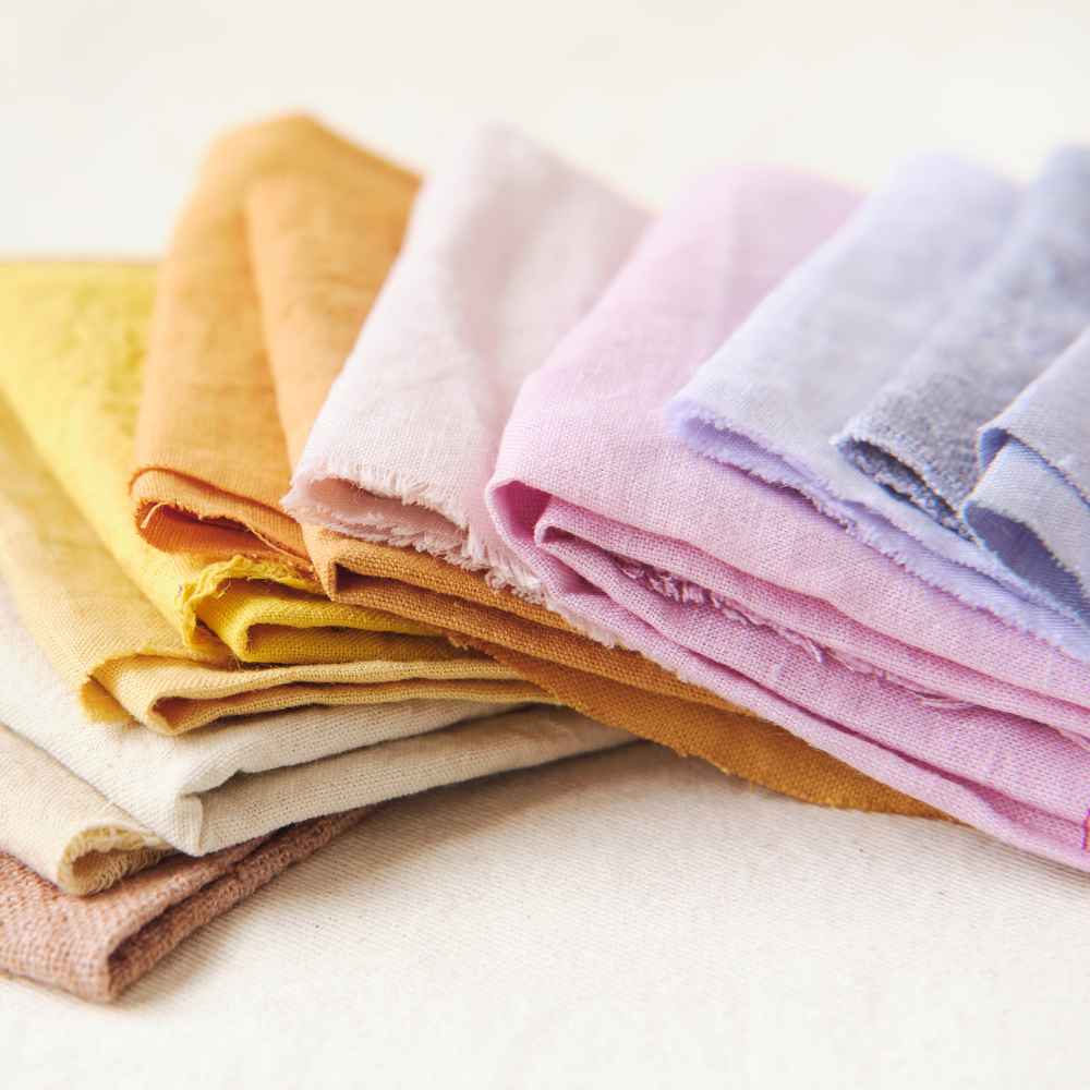 It is recommended to wash dark and light colors separately.